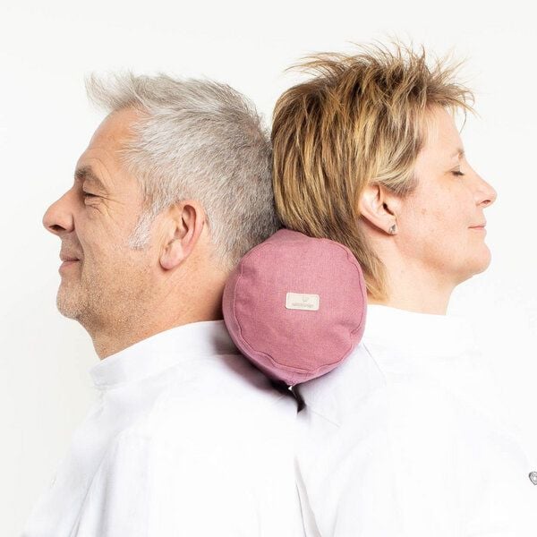 nahtur-design Nackenrolle mit Bezug aus 100% Leinen und Füllung mit Merinowolle oder Dinkelspelz nahtur-design Nackenrolle mit Bezug aus 100% Leinen und Füllung mit Merinowolle oder Dinkelspelz von nahtur-design