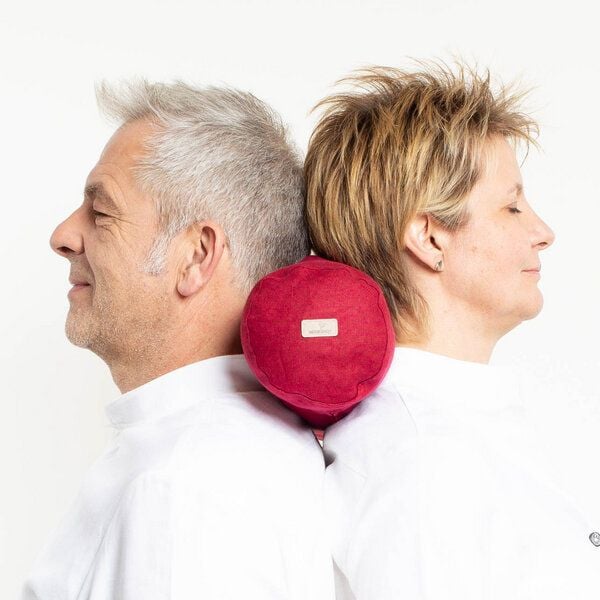 nahtur-design Nackenrolle mit Bezug aus 100% Leinen und Füllung mit Merinowolle oder Dinkelspelz nahtur-design Nackenrolle mit Bezug aus 100% Leinen und Füllung mit Merinowolle oder Dinkelspelz von nahtur-design