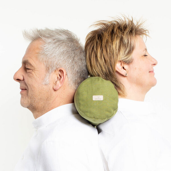 nahtur-design Nackenrolle mit Bezug aus 100% Leinen und Füllung mit Merinowolle oder Dinkelspelz nahtur-design Nackenrolle mit Bezug aus 100% Leinen und Füllung mit Merinowolle oder Dinkelspelz von nahtur-design