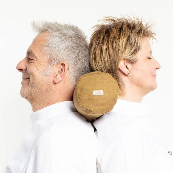 nahtur-design Nackenrolle mit Bezug aus 100% Leinen und Füllung mit Merinowolle oder Dinkelspelz nahtur-design Nackenrolle mit Bezug aus 100% Leinen und Füllung mit Merinowolle oder Dinkelspelz von nahtur-design