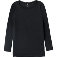 Name It Langarmshirt "NMFKAB LS TOP NOOS" in Feinripp und mit süßer Spitzenkante am Ausschnitt von name it