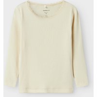 Name It Langarmshirt "NMFKAB LS TOP NOOS" in Feinripp und mit süßer Spitzenkante am Ausschnitt Name It Langarmshirt "NMFKAB LS TOP NOOS" in Feinripp und mit süßer Spitzenkante am Ausschnitt von name it