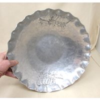 Vintage Salatschüssel Oder Schüssel Mid Century Aluminium Große Southwestern Thema Mit Planwagen Handgehämmertes California Made 1950Er Jahre von nanascottagehouse