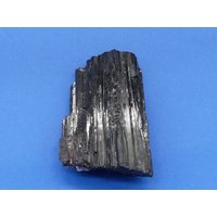 Glänzender Schwarzer Turmalin Glänzender Schwarzer Turmalin von naturalmysticsu