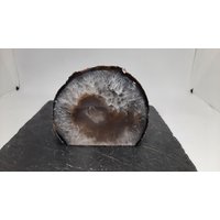 Interessanter Achat Anschnitt Mit Kleiner Öffnung von naturalmysticsu