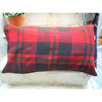 Handgewebter Rot-Schwarz Karierter Kissenbezug von naxosart