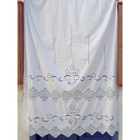 Weißer Vorhang Mit Handgefertigter Atrante Und Spitze - Cottage Chic Mediterran Stil -Baumwollvorhang 1651-1648 von naxosart