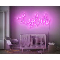 Personalisiertes Neon Schild Geschenk Für Ein Neugeborenes, Baby Mädchen/Jungen Schlafzimmer, Spielzimmer von neonsistore