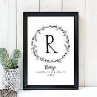 Blumenkranz Mit Buchstabe, Name Und Geburtsdaten, A4-Poster Sw von ngmSTYLE