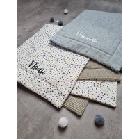 Krabbeldecke Mit Namen - Personalisierbare Spieldecke Fürs Babyzimmer Waffelpiqué Als Perfektes Individuelles Geschenk Zur Geburt von nifesahandmade