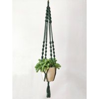 Makramee-Blumenampel Amelia Tanngrün | Pflanzenhänger Blumenampel Grün Macrame Plant Hanger Boho Pflanzdeko Geschenkidee Makramee-Blumenampel Amelia Tanngrün | Pflanzenhänger Blumenampel Grün Macrame Plant Hanger Boho Pflanzdeko Geschenkidee von nikewouldratherknot