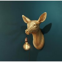Goldene Rehkopf-Wandlampe - Handbemalt Und Lackiert, Edles Lichtobjekt Im Modernen Design, Designer-Wanddeko Goldene Rehkopf-Wandlampe - Handbemalt Und Lackiert, Edles Lichtobjekt Im Modernen Design, Designer-Wanddeko von ninitak