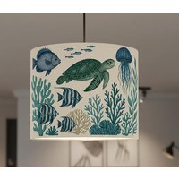 Handgefertigter Lampenschirm „Unter Dem Meer" - Maritimes Design Mit Schildkröte & Korallen Handgefertigter Lampenschirm „Unter Dem Meer" - Maritimes Design Mit Schildkröte & Korallen von ninitak