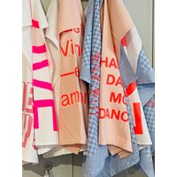 Geschirrtuch Neon Nkhamburg Hamburg Fischmotiv Baumwolle Modern Siebdruck Langlebig Hochwertig Geschenk Mitbringsel Bunt Muster Muttertag von nkhamburg