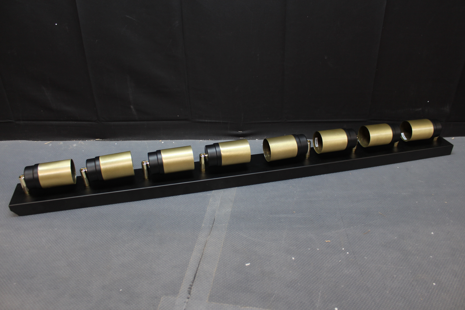 B-Ware Deckenstrahler Net in Schwarz Gold achtflammig Deckenlampe SIEHE TEXT/FOTO B-Ware Deckenstrahler Net in Schwarz Gold achtflammig Deckenlampe SIEHE TEXT/FOTO von no name