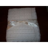 Weiße Gehäkelte Babydecke von nolacrochet