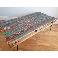 Rustikaler Paletten-Couchtisch Aus Altholz - Upcycling-Palette von nomadtimber