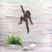 Kletternde Frau Figur, Metallwand Kunst, Rock Kletterer, Drahtgeflecht Skulptur, Wandbehang Kletternde Frau Figur, Metallwand Kunst, Rock Kletterer, Drahtgeflecht Skulptur, Wandbehang von nuntchi
