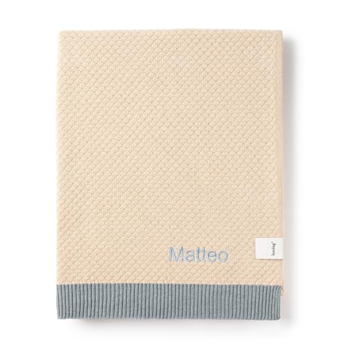 personalisierbare Babydecke mit Namen (Farbe & Stickerei wählbar) - Strickdecke für Babys - 104x104 cm - 100% Baumwolle - Groß, kuschelig & atmungsaktiv - Geschenk zur Geburt von ohee manufaktur