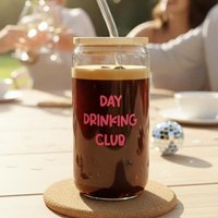 Trinkglas Day Drinking Club | Glas Mit Bambusdeckel Und Strohhalm Kaffeebecher To Go Lila Becher Weihnachtsgeschenk Freundin Statement von ohhappyclub