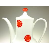 Porzellankanne Kanne Kaffeekanne Porzellan Blümchen Winterling Rot Weiß Vintage Retro 70'er Jahre Coffee Pot von oldcamerasandmore