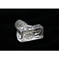 Kleiner Rechteckiger Flaschenverschluss Aus Glas von oldegoodthings