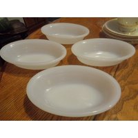 Vier Glasbake 6-1/2 "X 4-1 4" X 1-1 2" Weißes Milchglas Au-Gratinieren. Schöner Unbeschädigter Zustand. Inv # 0922 von oldies2treasure