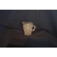Anchor Hocking Wexford Footed Milchkännchen von oldoddthings