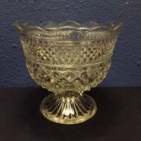 Anchor Hocking Wexford Herzstück Footed Bowl von oldoddthings