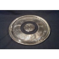Gerippte Servierplatte Aus Glas von oldoddthings