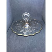 Jeannette Glas Feder Muster Leckerbissen Mit Schlüsselloch Griff Und Bogenrand, Goldrand von oldoddthings