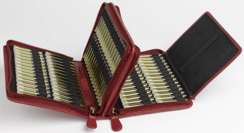 omeo Aufbewahrungsbox Globuli Etui in Markenqualität Rindleder 4 Farben & 6 Größen omeo Aufbewahrungsbox Globuli Etui in Markenqualität Rindleder 4 Farben & 6 Größen von omeo