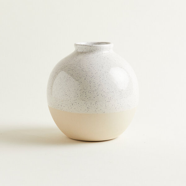 onomao Handgemachte Vase 'Bola' aus Steinzeug von onomao