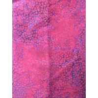 Hübscher Roter Batik-Ed Print Baumwolle Quilt Stoff 1 Yd von ourcommonthreads