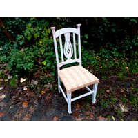 stuhl Altweiß Goldpatina Vintage von outofnorm