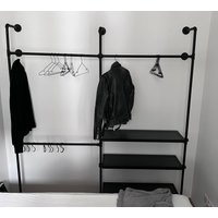 Kleiderschrank Schlafzimmer Offen Metall Mit 3 Ablagen Kleiderständer Schwarz Aus Wasserrohren Industrial Style Ida von pamodesigns