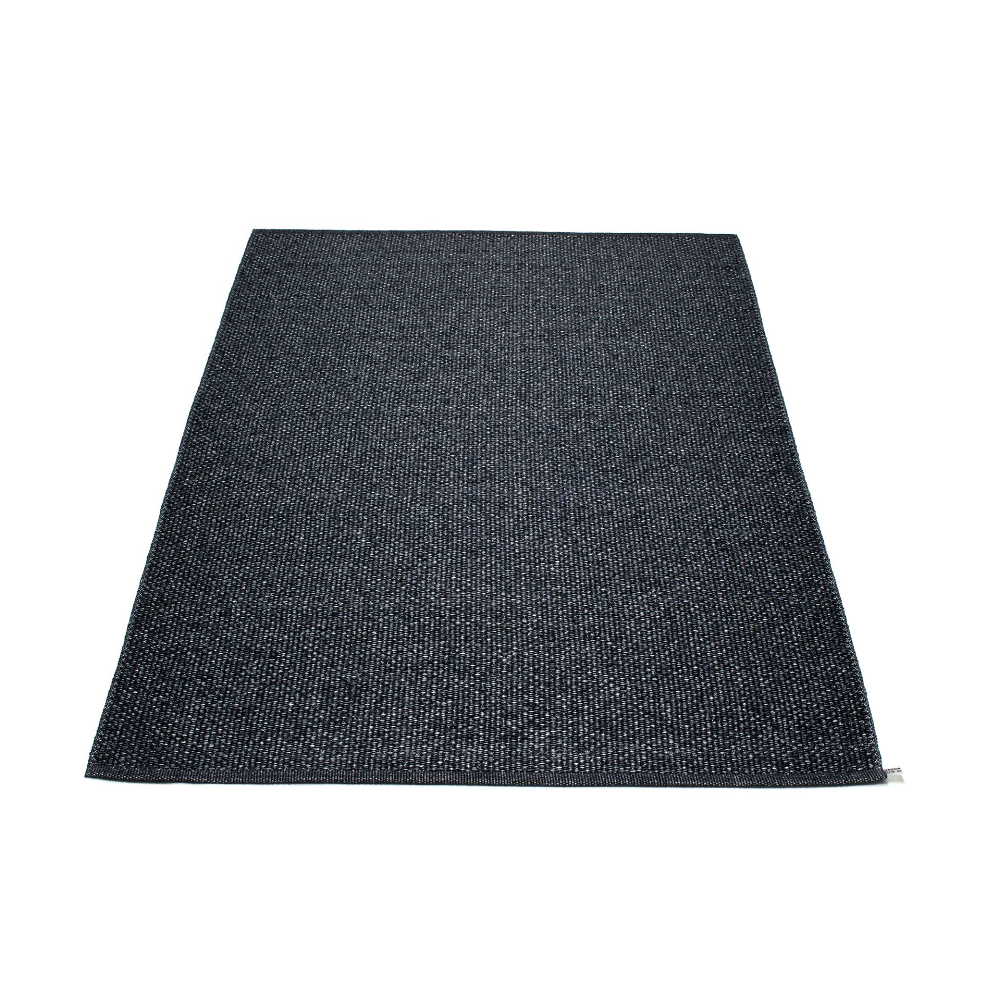 pappelina - Svea Teppich 180x260cm - schwarz metallic/schwarz/Schweißkante/LxB 260x180cm/für Innen- und Außenbereich geeignet von pappelina