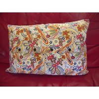 Hippies Stil, Macht Blume, 70Er Jahre-Kissen, Kissen; 14-1/8 X 20-7/8; Baumwolle Material Abdeckung; Füllen Wolle Hippies Stil, Macht Blume, 70Er Jahre-Kissen, Kissen; 14-1/8 X 20-7/8; Baumwolle Material Abdeckung; Füllen Wolle von pariscouturelibrairy