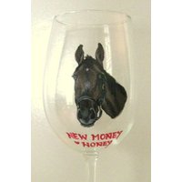 Pferd Bemaltes Weinglas, Personalisiertes Tierportrait, Pferdeportrait, Personalisiertes Glasgeschirr, Pferdekunst, Bardekor, Pferdeliebhaber von petzoup