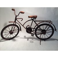 Miniatur-Zinn-Metall-Frauen-Fahrrad-Skulptur Metallrohre & Gemalt Dunkelbraun Wohnkultur von phantomas2011
