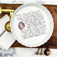 Tortenteller Personalisiert Mit Handgeschriebenem Rezept, Fotos, Display-Kuchenform, Hohe Qualität, Handgeschriebenes Familienrezept, 2 Zoll Tief Tortenteller Personalisiert Mit Handgeschriebenem Rezept, Fotos, Display-Kuchenform, Hohe Qualität, Handgeschriebenes Familienrezept, 2 Zoll Tief von phpottery