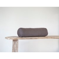 Bolster Kissenbezug/Nackenrolle in Taupe von pillowlink