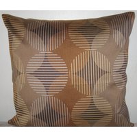 Ikat-Muster Dekorative Kissen Abdeckung in 24 "x 24" Braun, Dunkel Hartriegel Und Hanf Farbe Mit High-End-Gewebt-Leinen-Kissenbezug Ikat-Muster Dekorative Kissen Abdeckung in 24 "x 24" Braun, Dunkel Hartriegel Und Hanf Farbe Mit High-End-Gewebt-Leinen-Kissenbezug von pillowusa