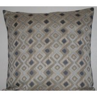 Ikat-Muster Dekorative Kissen Abdeckung in 24 "x 24" Zinn, Blaue Aque Und Farbe Dunkel Grau Blaugrün Fest Mit High-End-Gewebt-Leinen-Kissenbezug Ikat-Muster Dekorative Kissen Abdeckung in 24 "x 24" Zinn, Blaue Aque Und Farbe Dunkel Grau Blaugrün Fest Mit High-End-Gewebt-Leinen-Kissenbezug von pillowusa