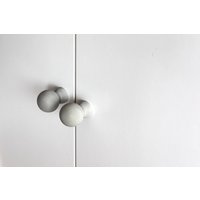 Handgefertigtes 3Er Set Möbelknäufe Aus Beton Moderner Möbelknopf | 2Er Set von plasterstudiolt