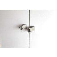Handgefertigtes 3Er Set Möbelknäufe Aus Beton Moderner Möbelknopf | 2Er Set von plasterstudiolt