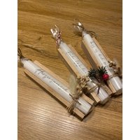 stabkerzen Mit Holzkästchen stabkerzen Mit Holzkästchen von plotterliebelein