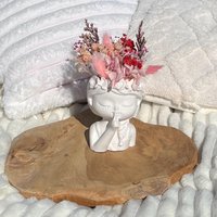 Blumenmädchen Mit Trockenblumen - Dekofigur Aus Raysin | Blumenkopf Keramikpulver von plottermanusch