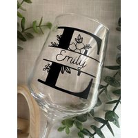 Personalisiertes Weinglas Mit Name - Beplottetes Glas Für Frauen | Geschenk Zum Geburtstag, Jga Oder Mädelsabend von plottervibes