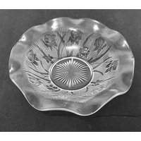 Iris & Herringbone 24 cm Salatschüssel Mit Rüschen Von Jeannette Glass Crystal Clear von pluckylucky